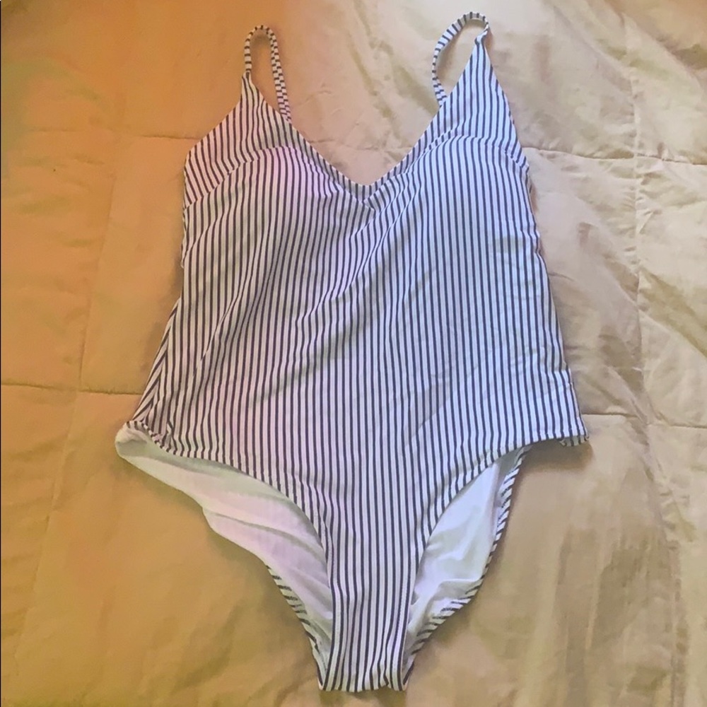 Bathing suit